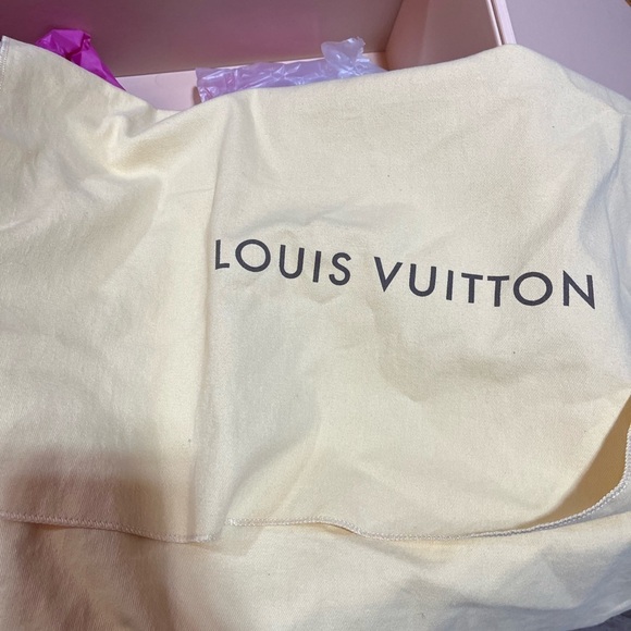 Louis Vuitton Girolta Mahina Monogram Bucket Bag with COA, box,  dust bag - Picture 10 of 10